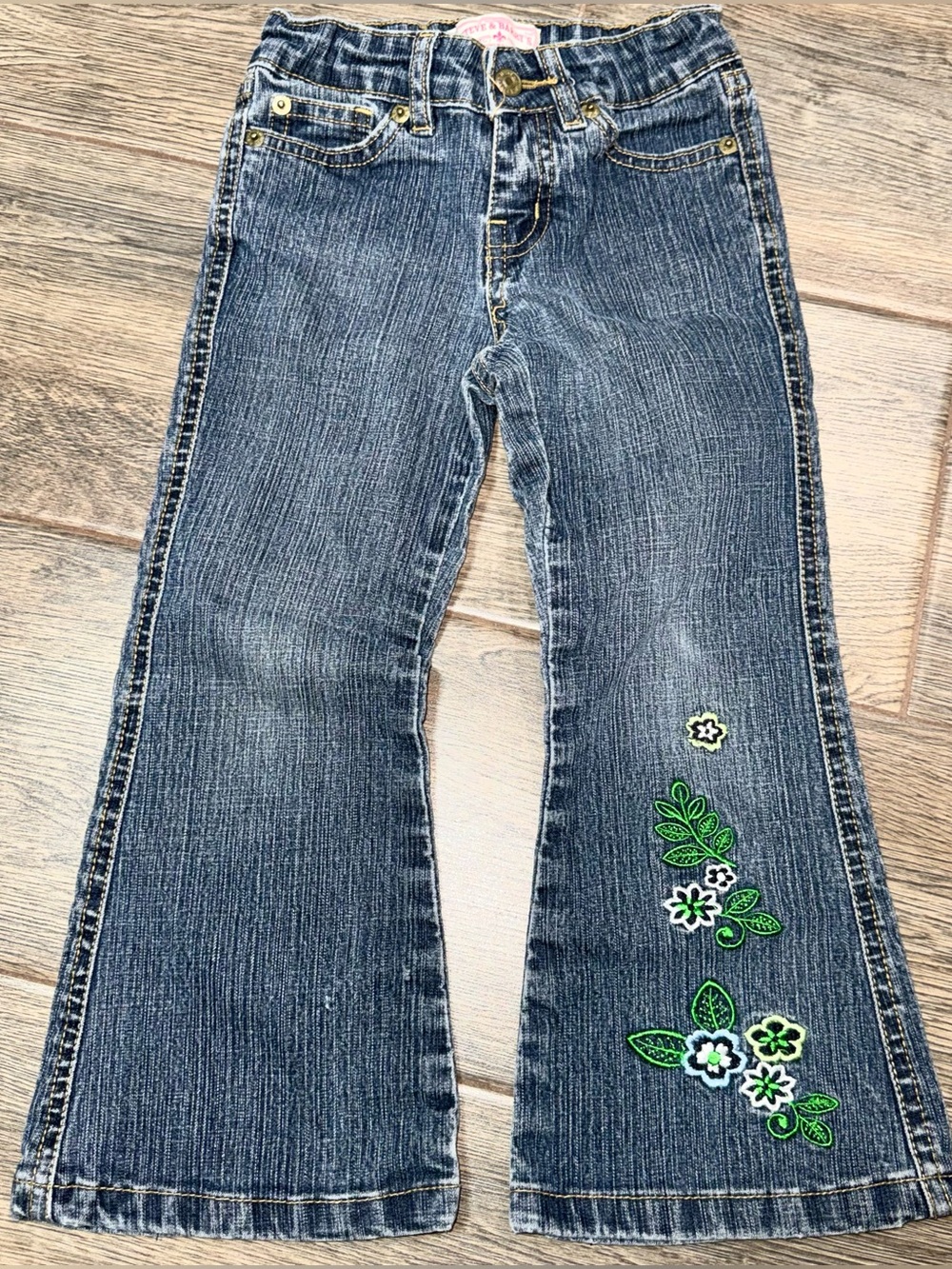 Girls Y2K Steve & Barry’s Vintage Wash Embroidered Floral Size 4 Jeans